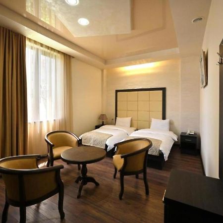 Partez Hotel Yerevan Exterior foto