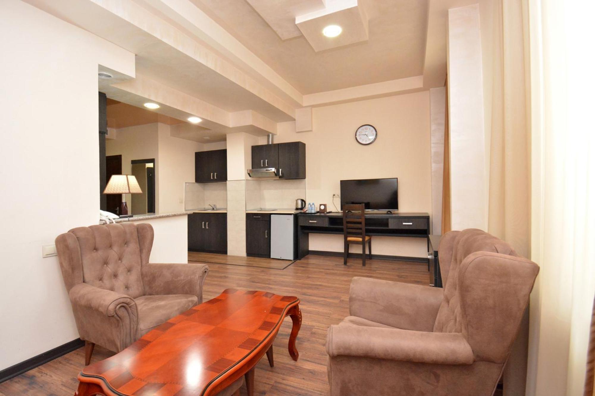 Partez Hotel Yerevan Exterior foto