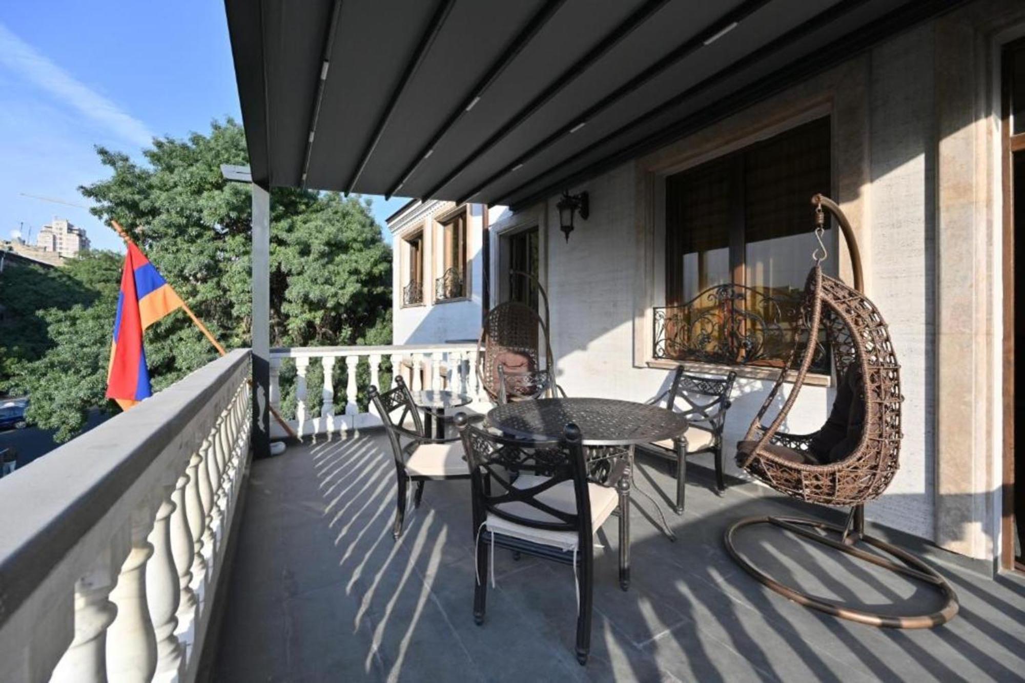 Partez Hotel Yerevan Exterior foto