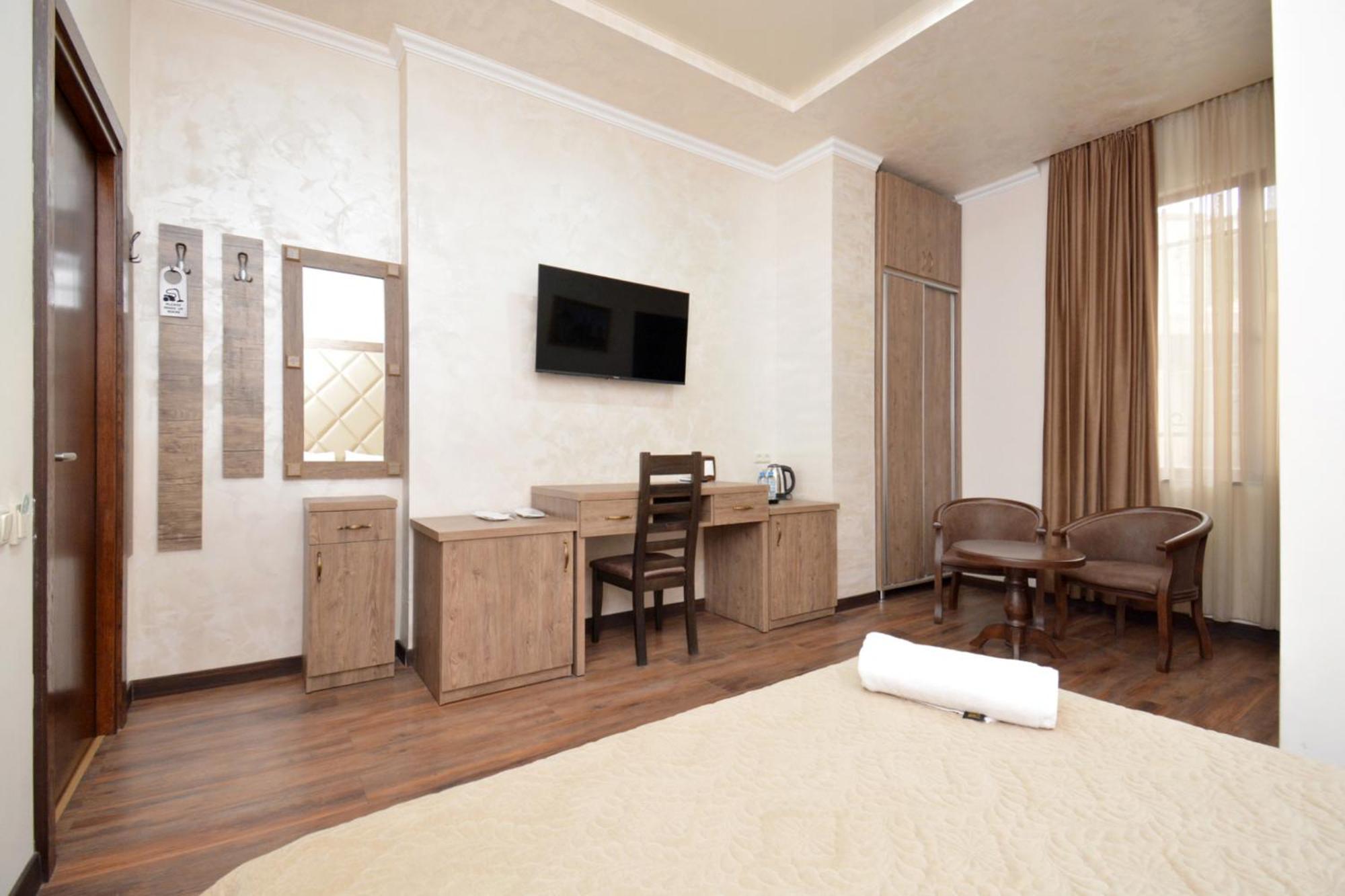 Partez Hotel Yerevan Exterior foto