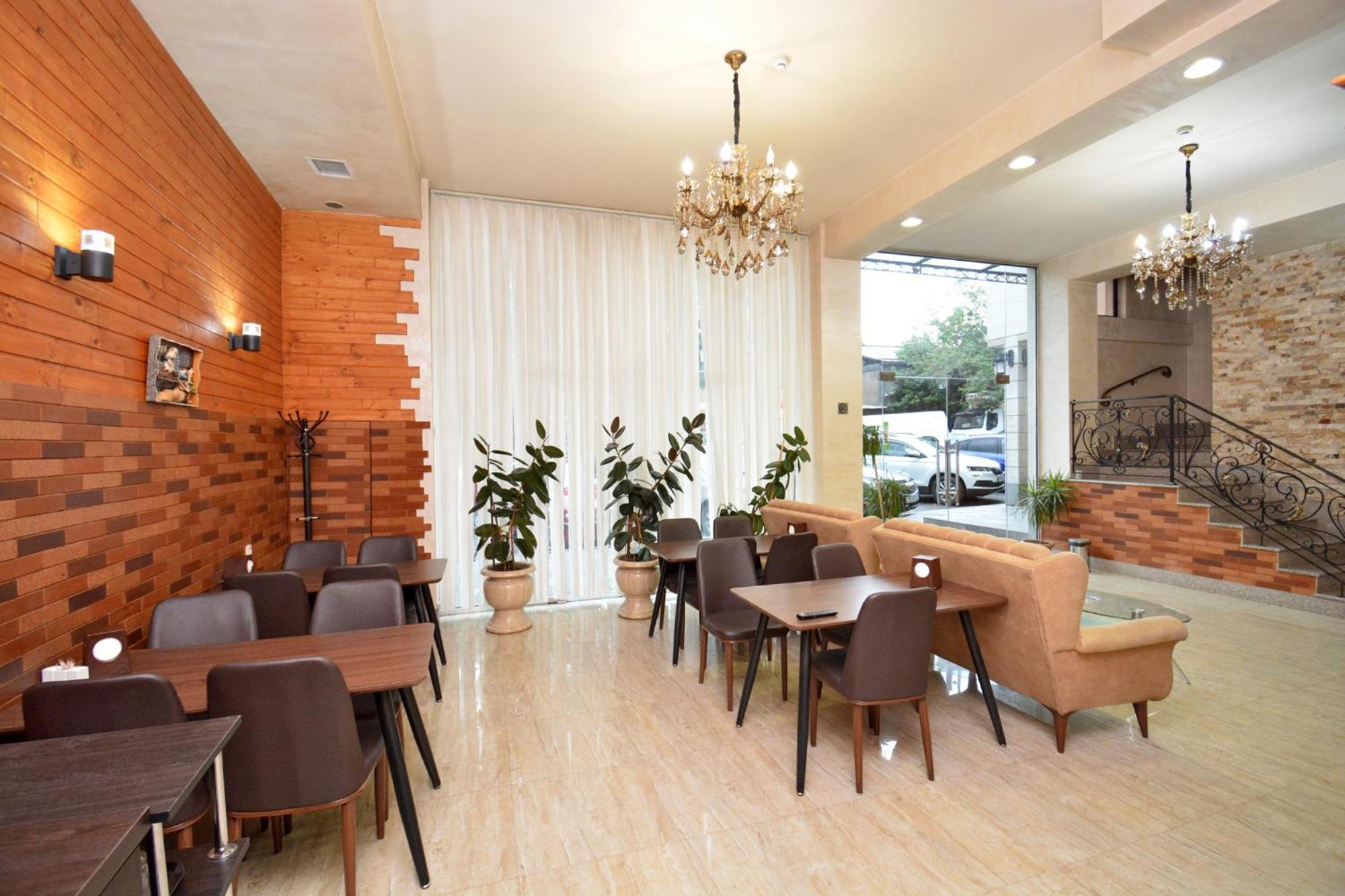 Partez Hotel Yerevan Exterior foto