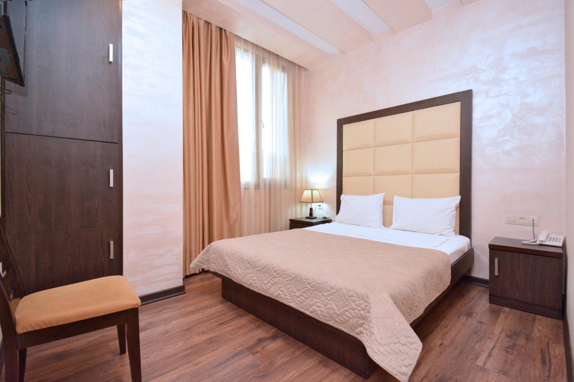 Partez Hotel Yerevan Exterior foto
