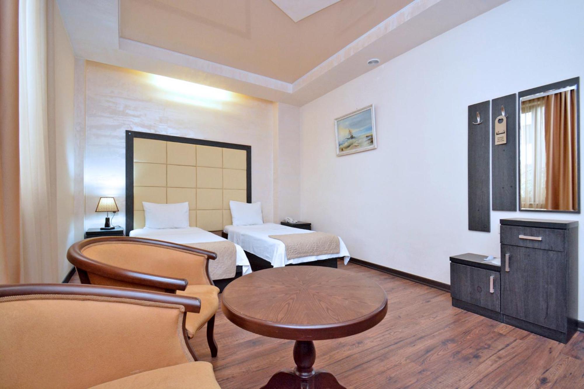 Partez Hotel Yerevan Exterior foto