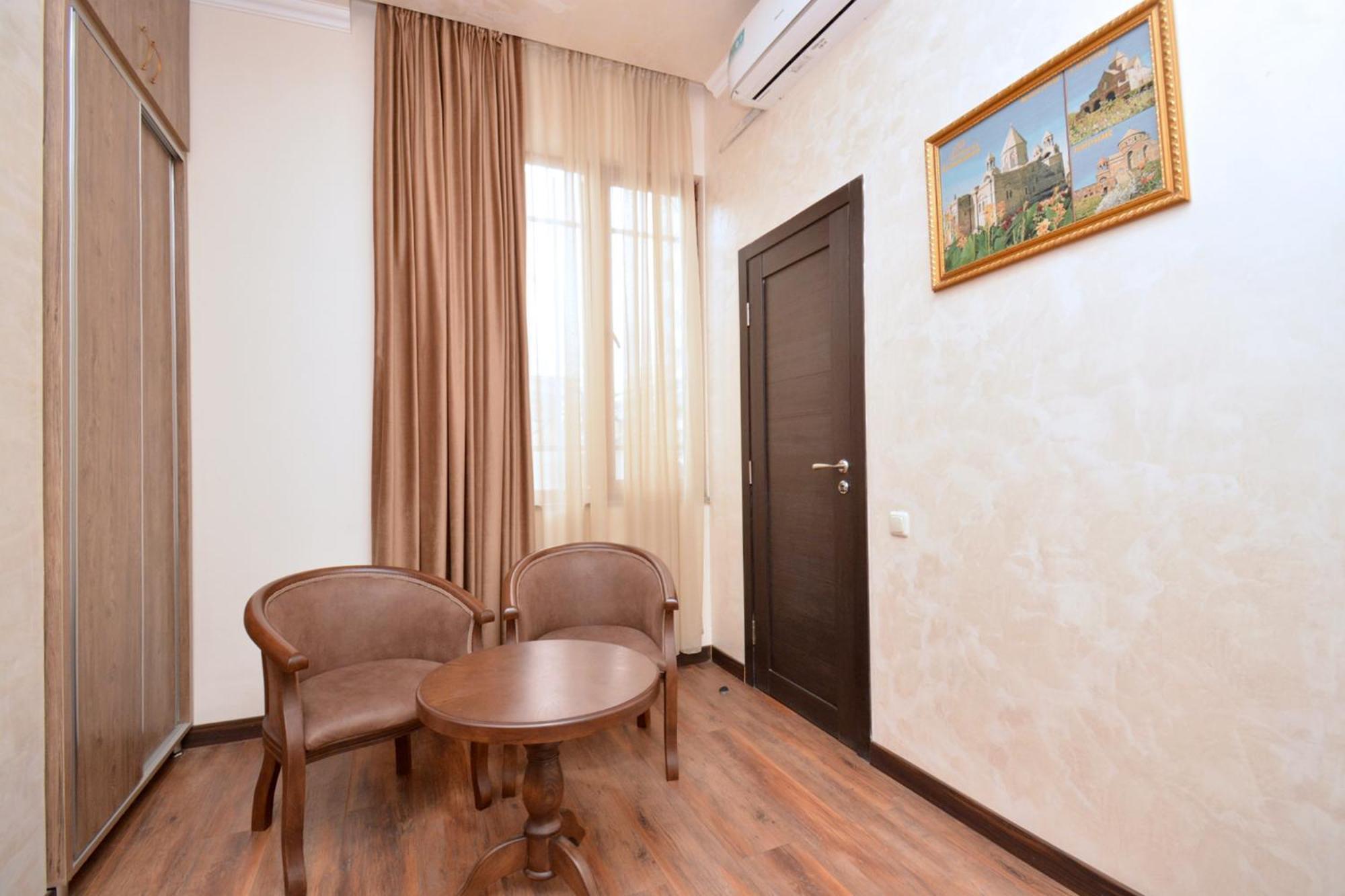 Partez Hotel Yerevan Exterior foto