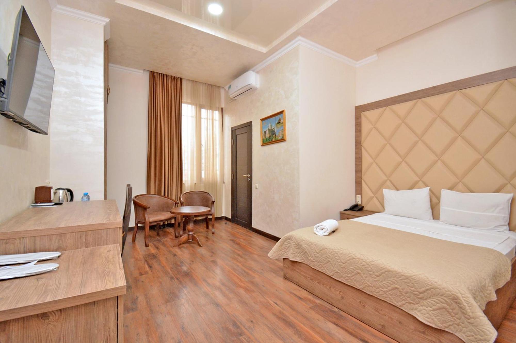 Partez Hotel Yerevan Exterior foto