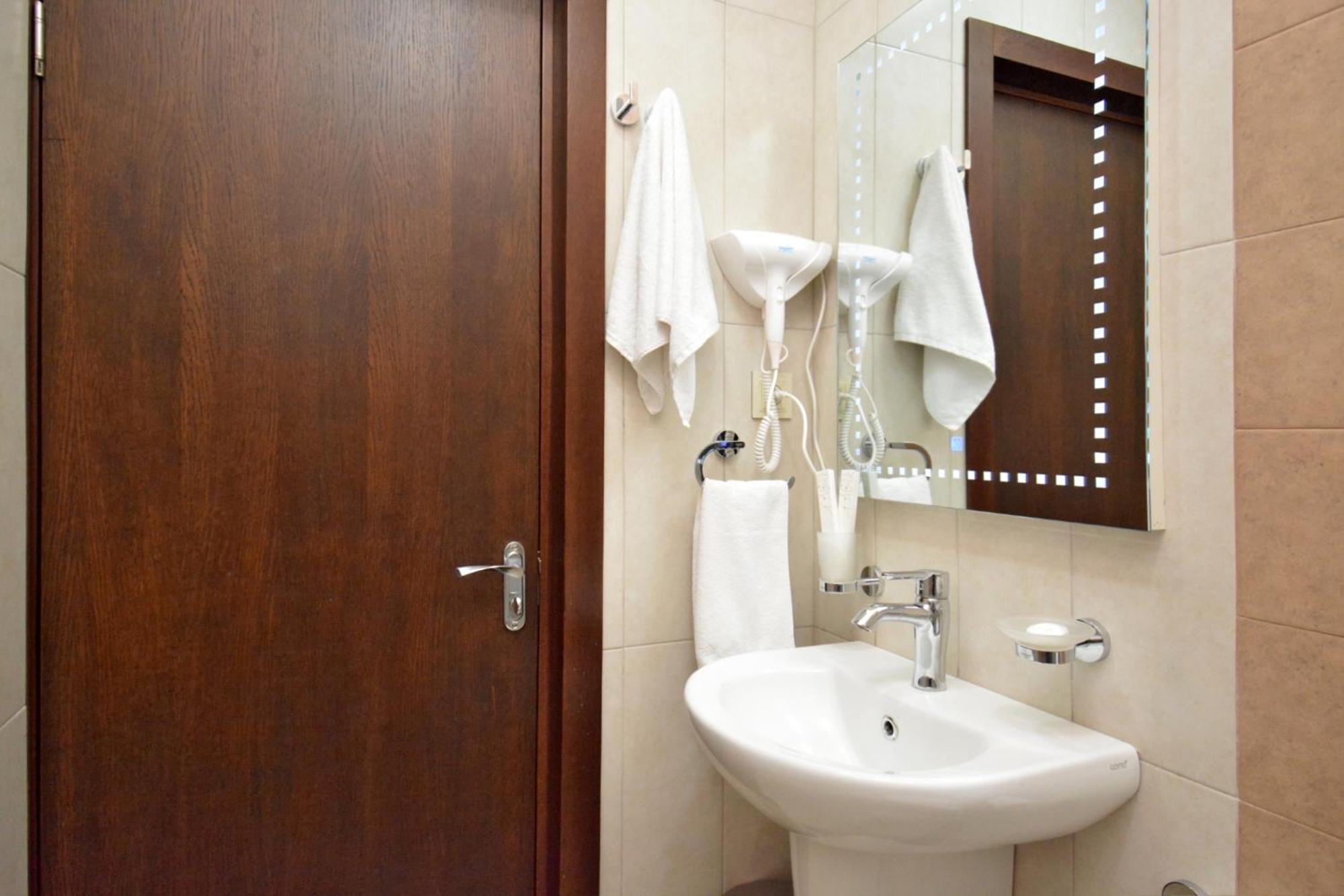 Partez Hotel Yerevan Exterior foto